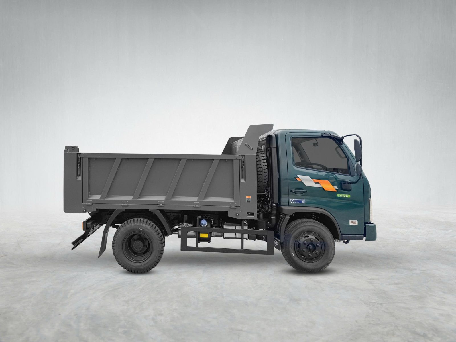 Kích thước lòng thùng lớn: 2910 x 1855 x730 (mm)