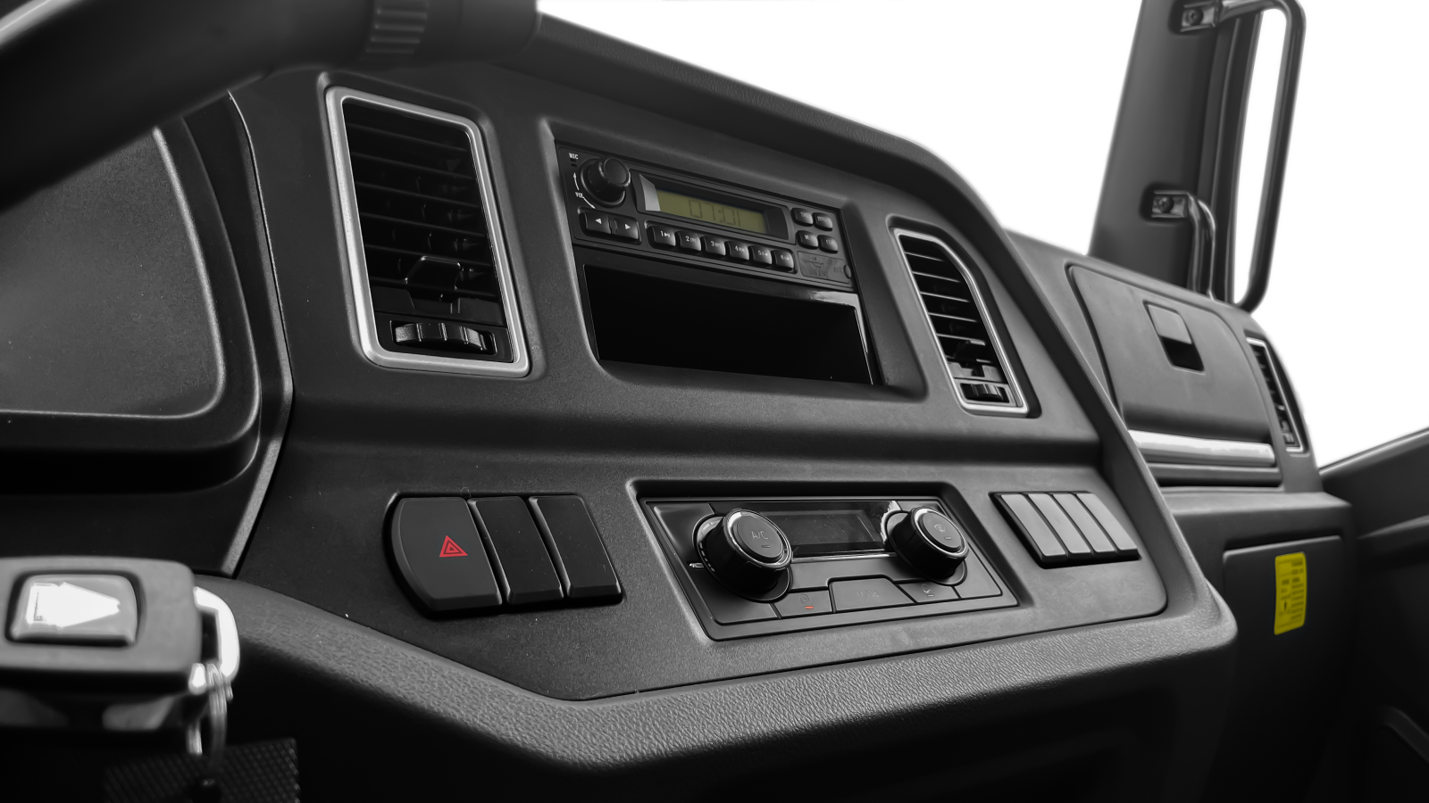 Hệ thống giải trí trang bị Audio, MP3, cổng USB.