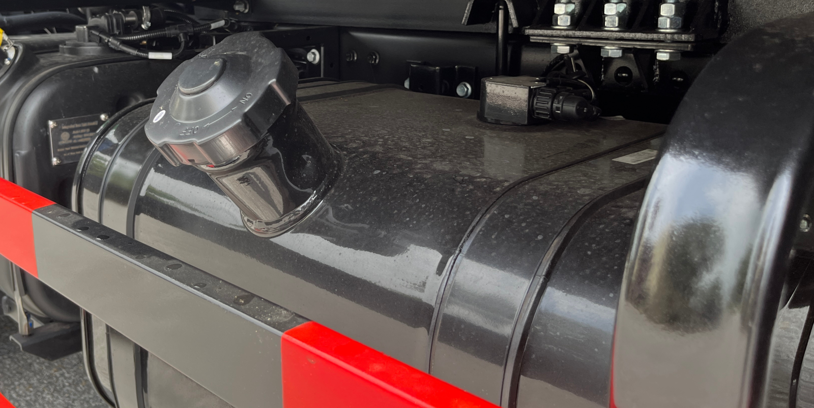 Bình nhiên liệu hợp kim nhôm dung tích 120L.